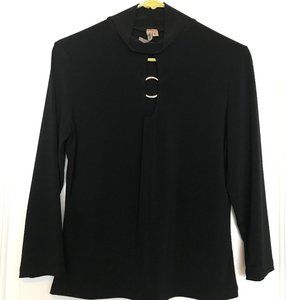 Women's Black Peak a Boo top PL